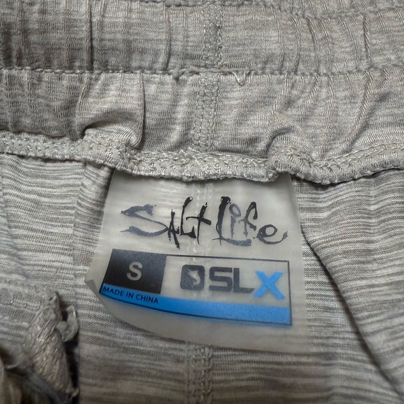 Salt Life women’s grey shorts, small. Excellent condition! - Picture 4 of 8